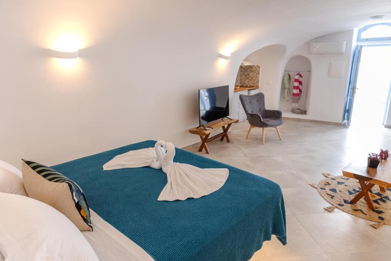 Sunborn Oia Suites Exteriör bild