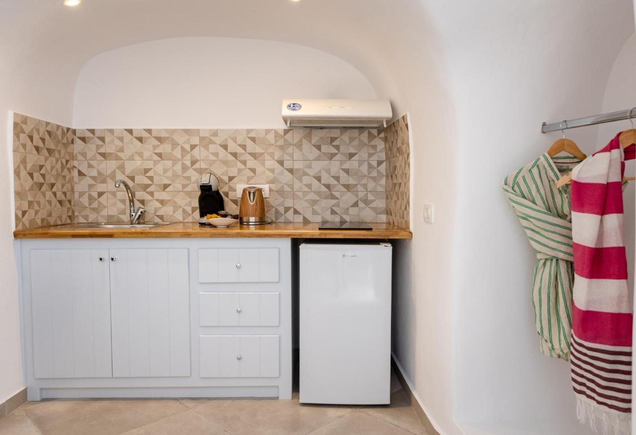Sunborn Oia Suites Exteriör bild